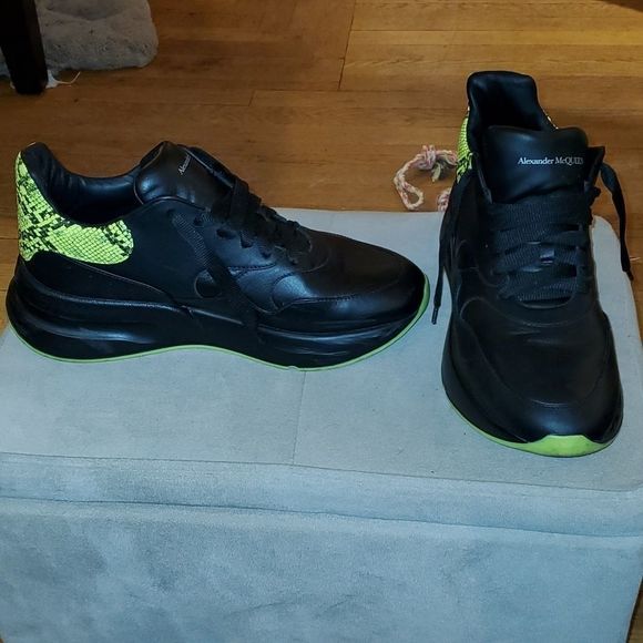 Alexander McQueen Oversized Running Shoe - Picture 2 of 8